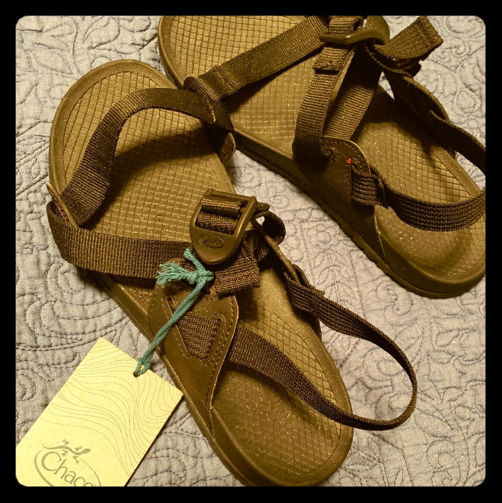 New with tags Chaco low down sandals